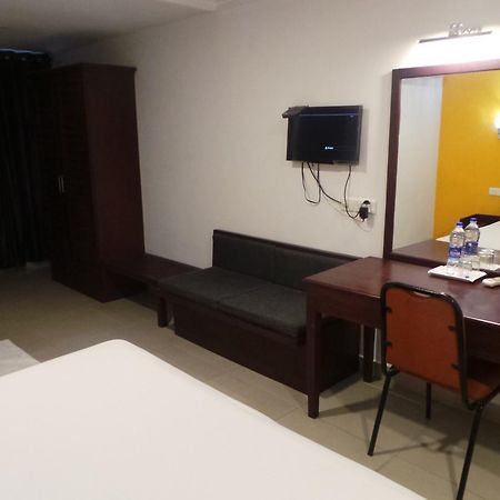 Hotel Wayanad Regency Kedavūr エクステリア 写真