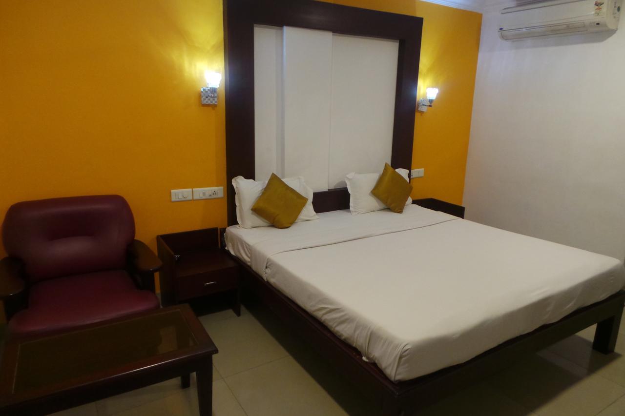 Hotel Wayanad Regency Kedavūr エクステリア 写真