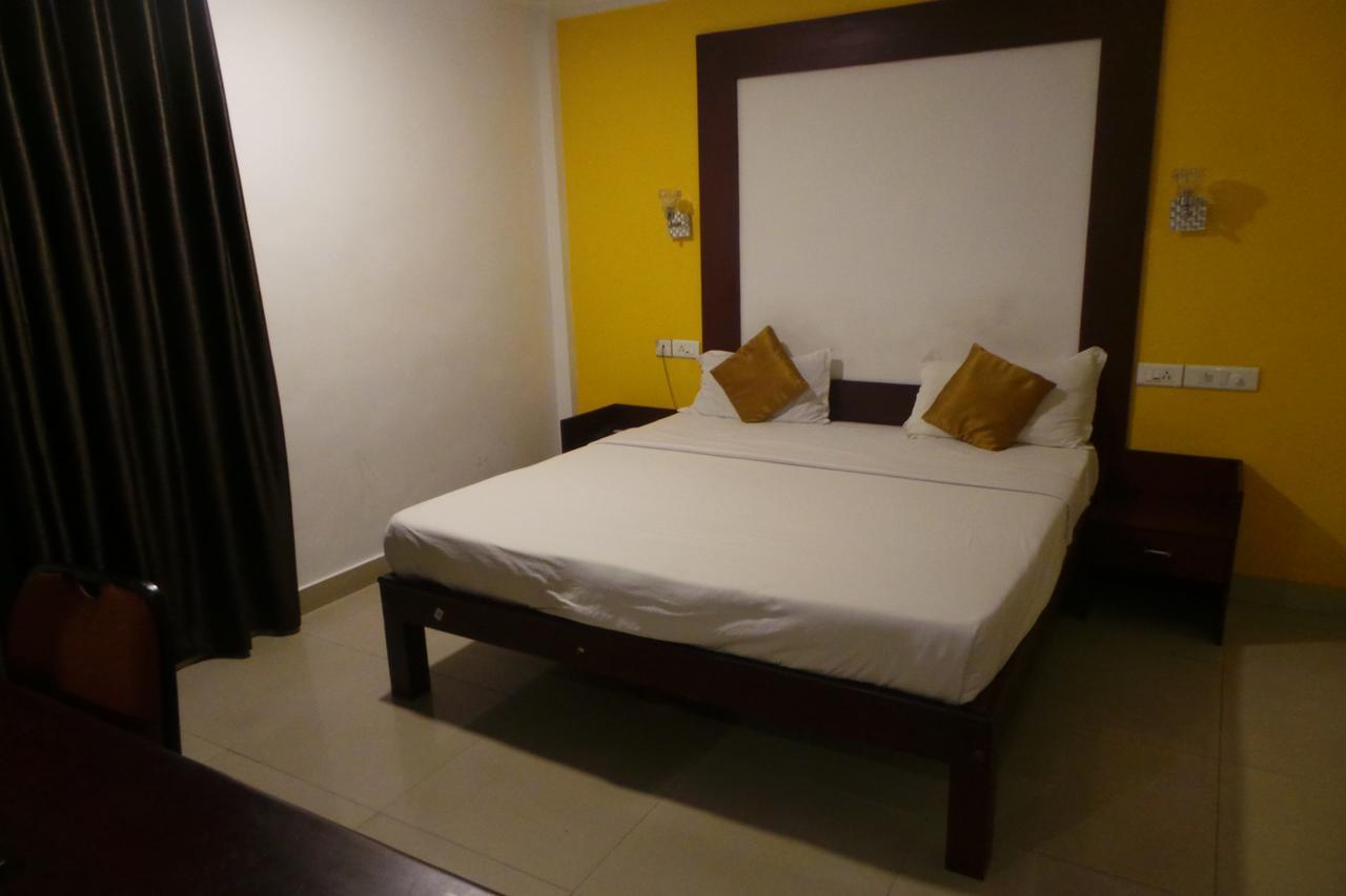 Hotel Wayanad Regency Kedavūr エクステリア 写真