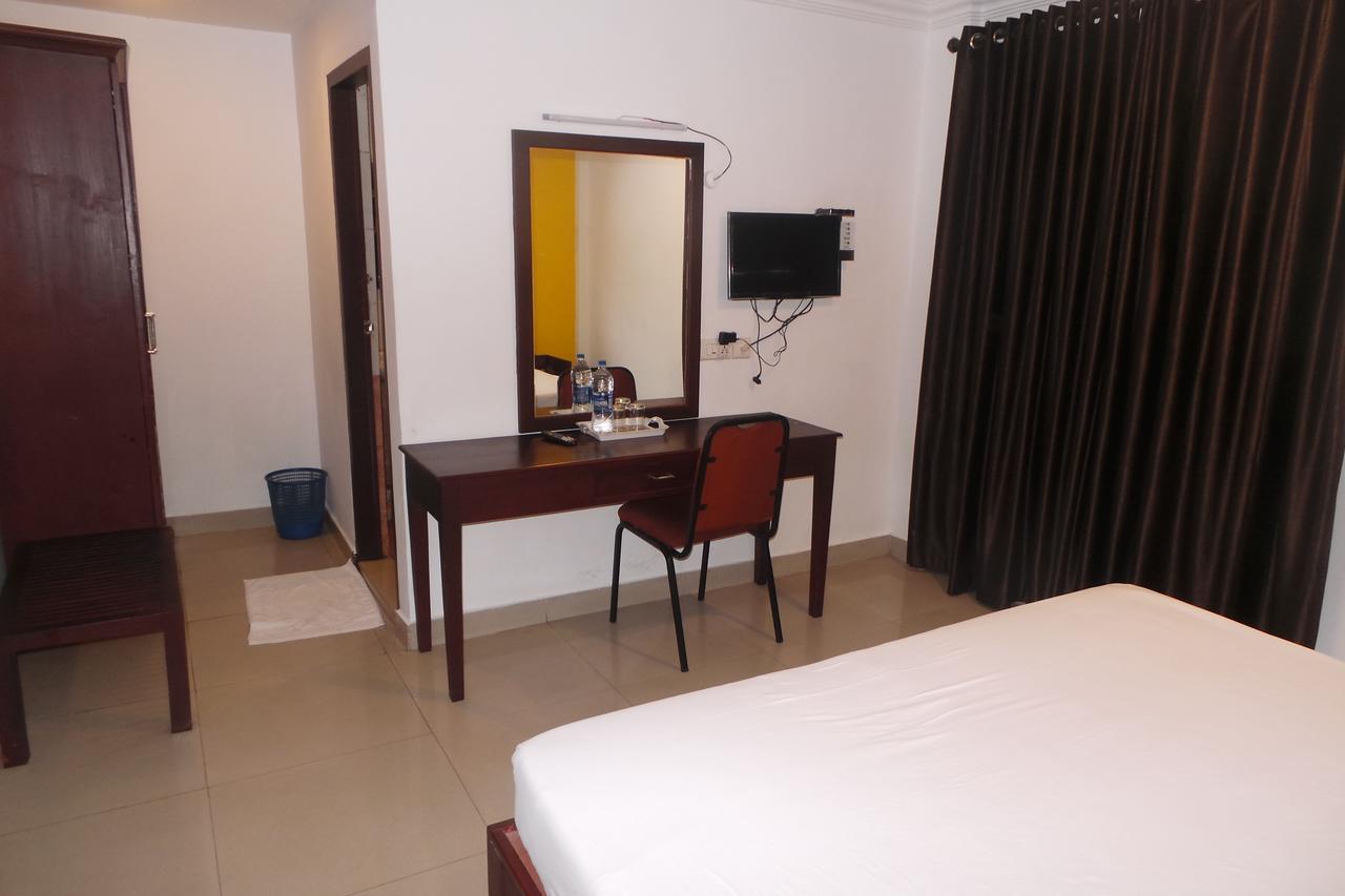 Hotel Wayanad Regency Kedavūr エクステリア 写真