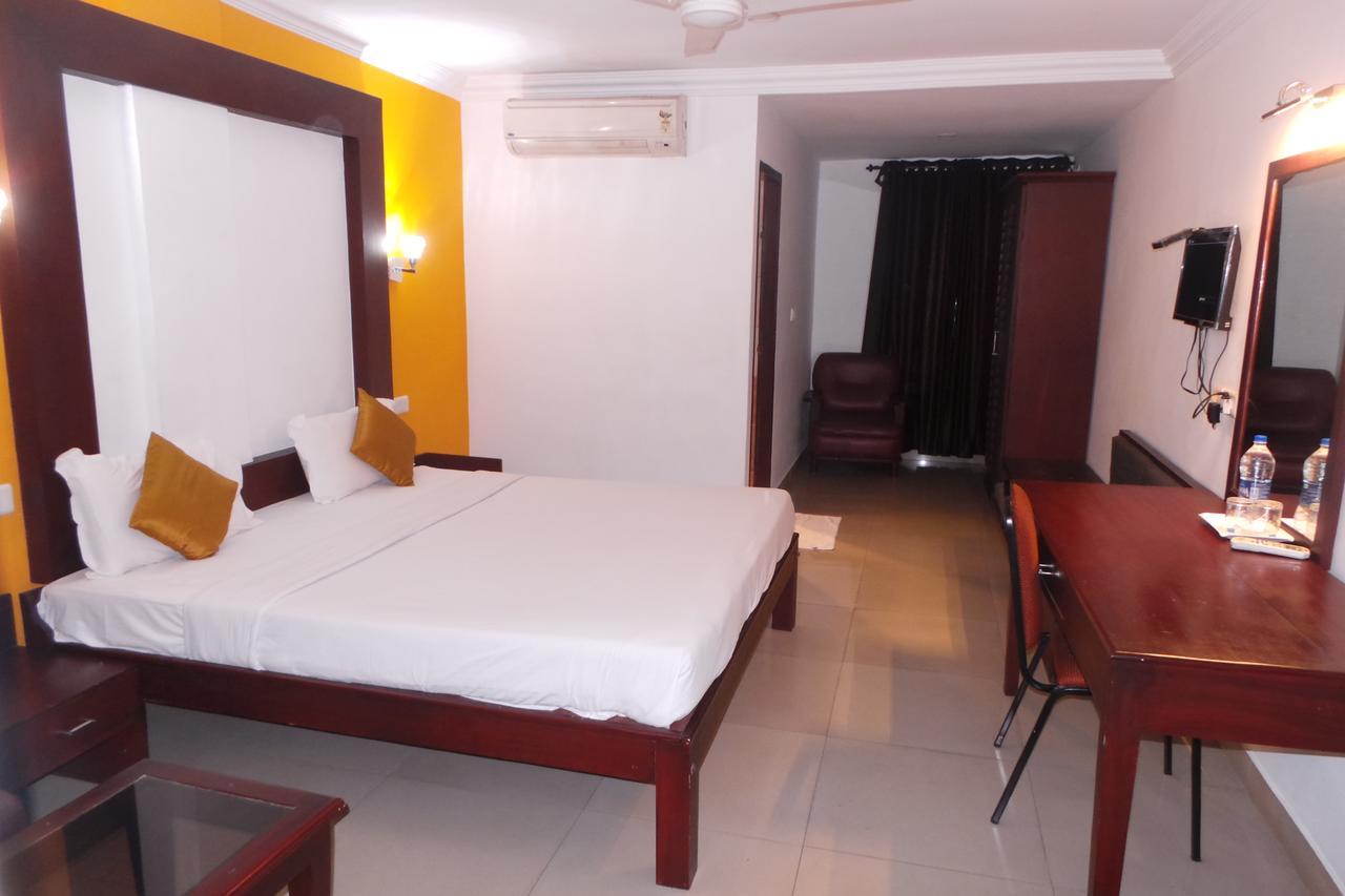 Hotel Wayanad Regency Kedavūr エクステリア 写真