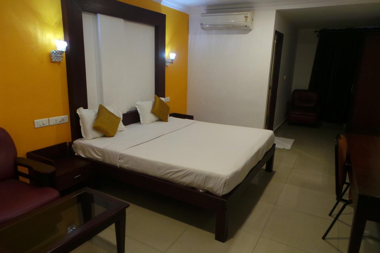 Hotel Wayanad Regency Kedavūr エクステリア 写真