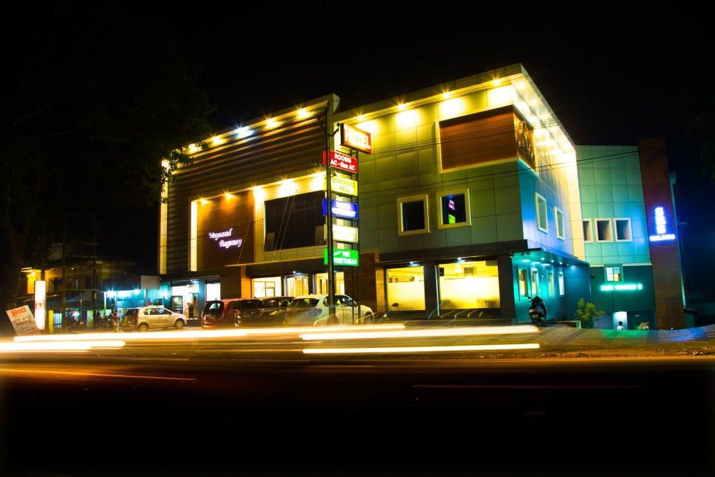 Hotel Wayanad Regency Kedavūr エクステリア 写真